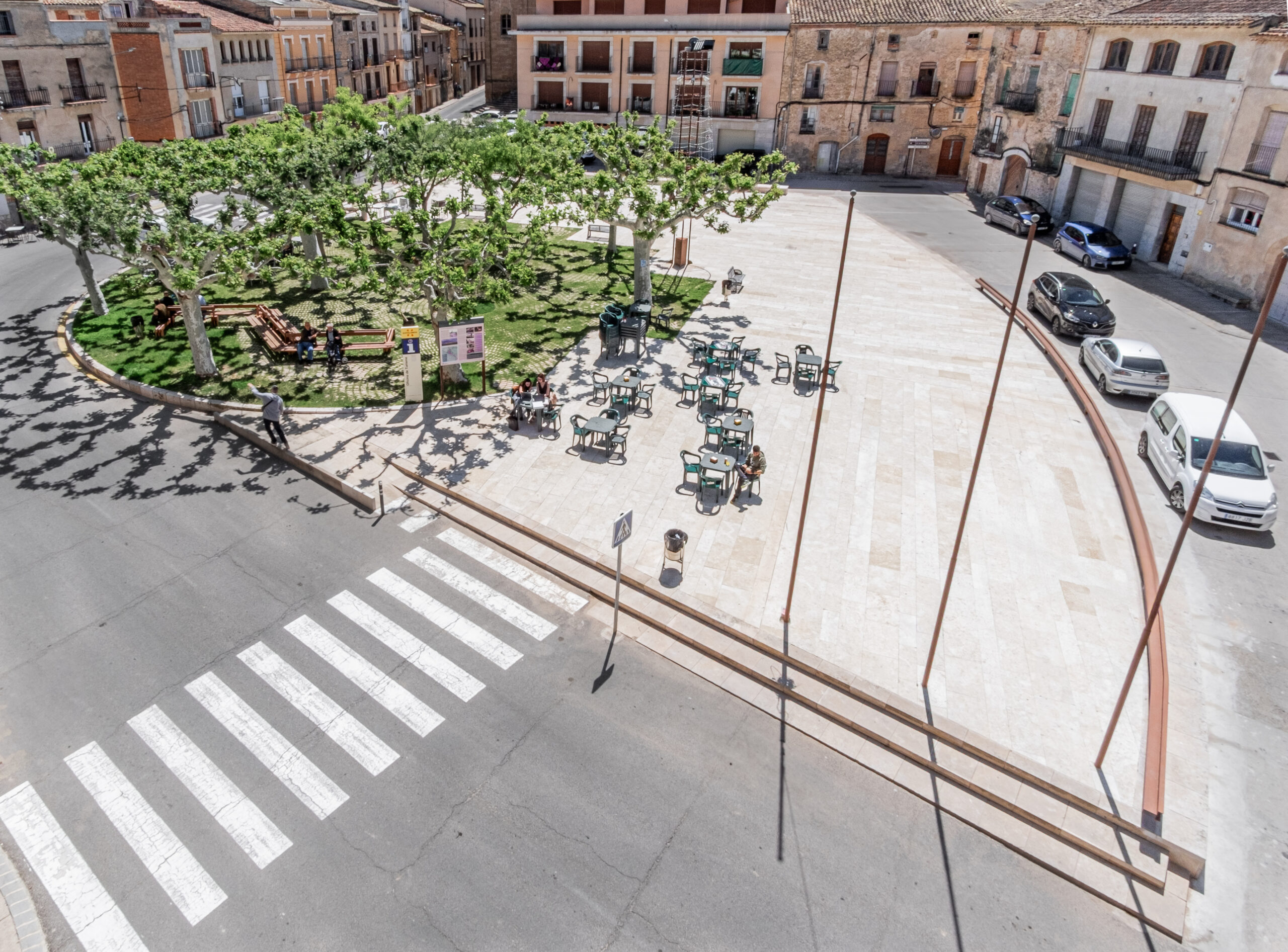 Plaça de la Granadella 6